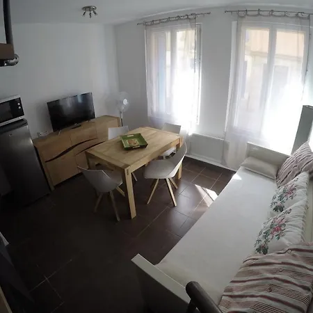 Mauroux Appartement *